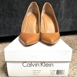 CALVIN KLEIN Brady Kid Skin Pumps - Caramel - 7.5M